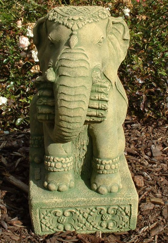 Trägerelefant Springbrunnen grün