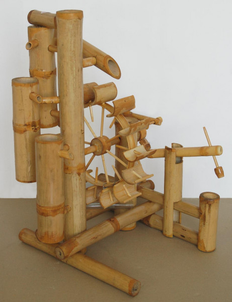 Jeu d'eau en bambou, fontaine